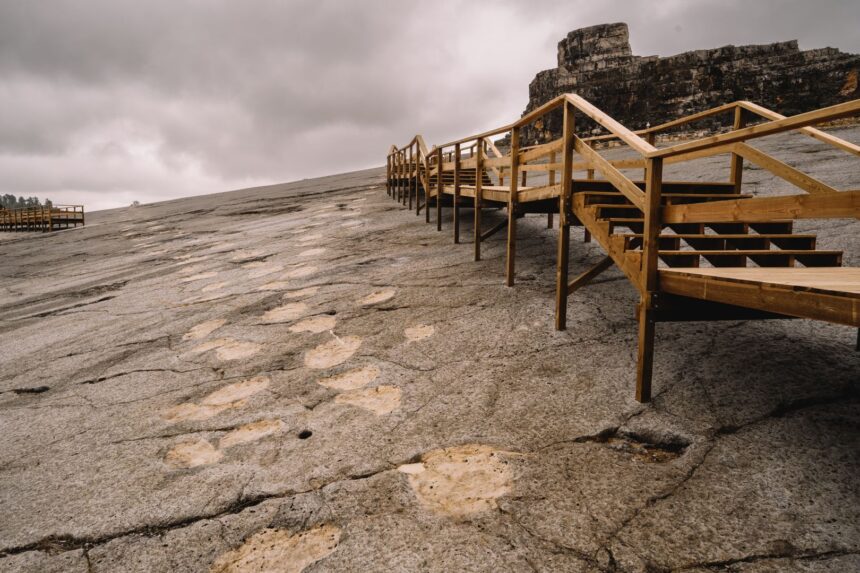 Monumento Natural das Pegadas de Dinossáurios da Serra de Aire